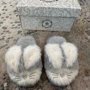 Beau Kids Gray and White Bunny Slippers - EU22